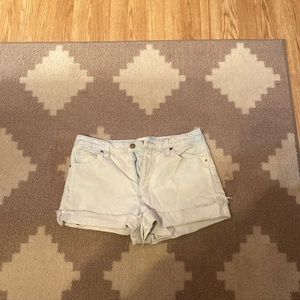 White wash women’s Jean shorts